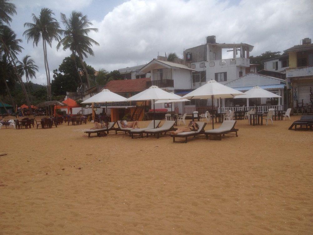 Surfcity Guesthouse Unawatuna Ngoại thất bức ảnh