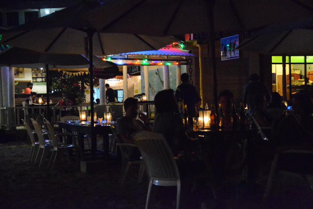 Surfcity Guesthouse Unawatuna Ngoại thất bức ảnh