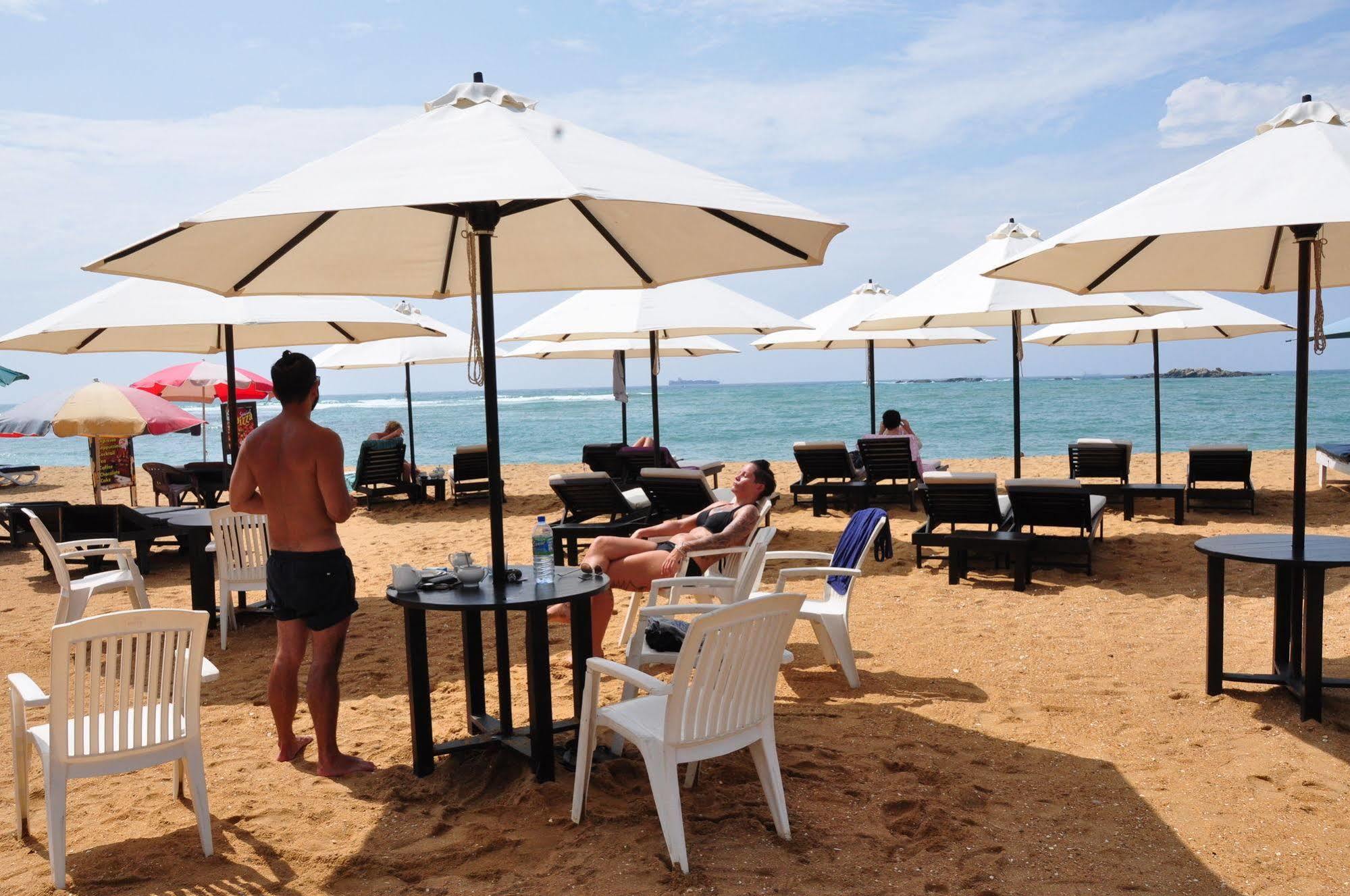 Surfcity Guesthouse Unawatuna Ngoại thất bức ảnh